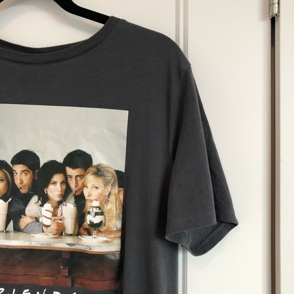 FRIENDS Dark Gray T-shirt - Picture 5 of 5